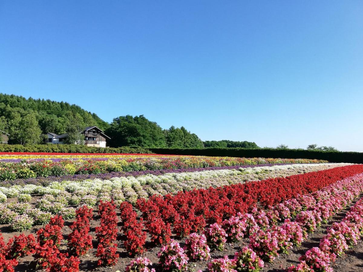 Hotel Hanafuji Inn Nakafurano Dış mekan fotoğraf